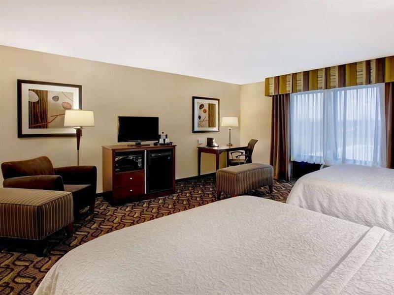 Hampton Inn Dekalb - Near The University Eksteriør bilde