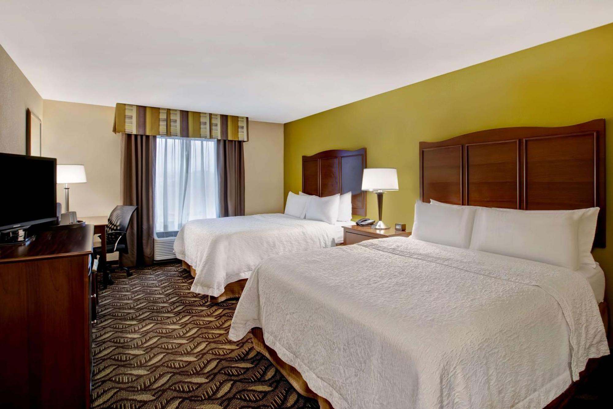 Hampton Inn Dekalb - Near The University Eksteriør bilde