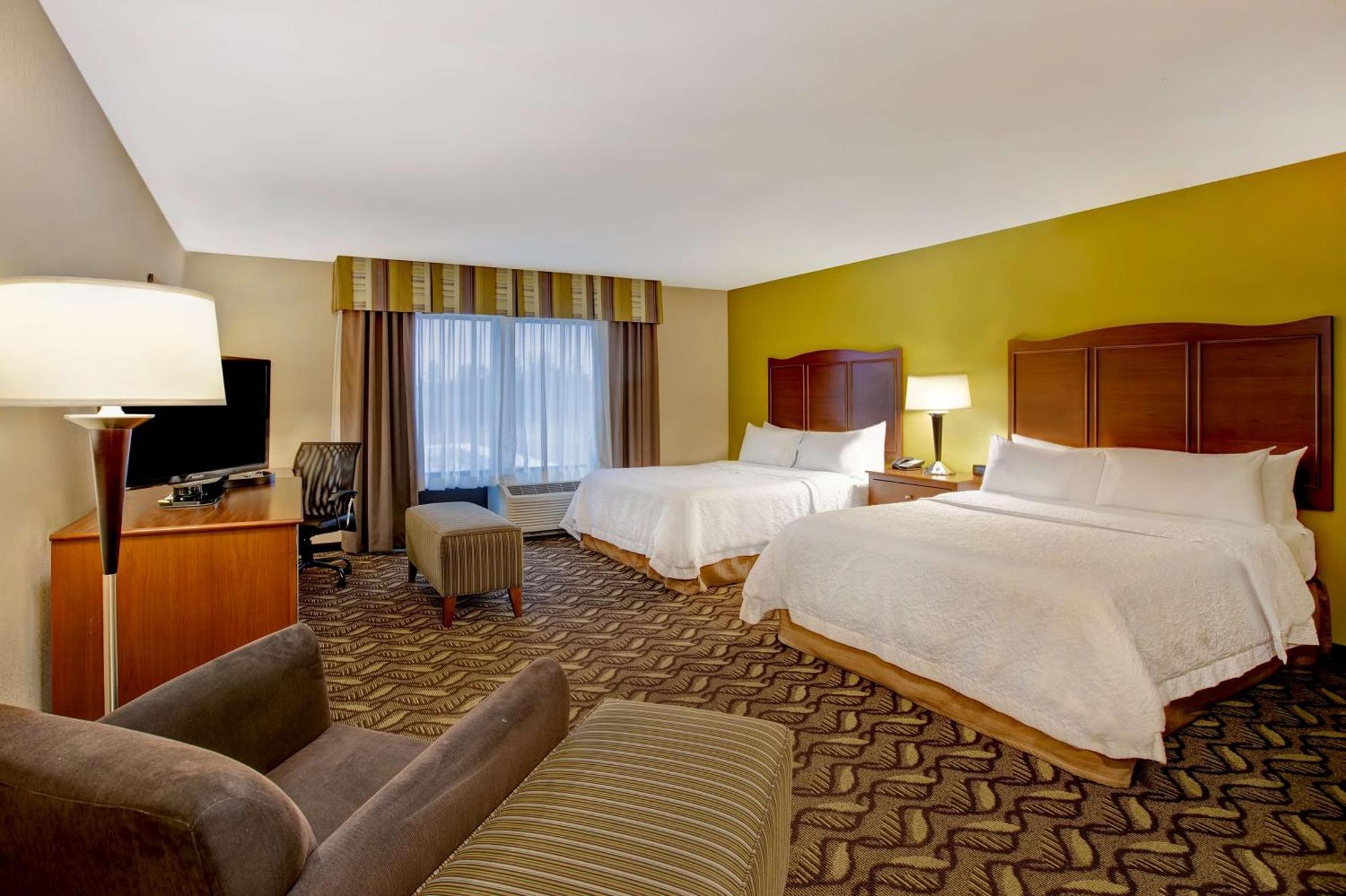 Hampton Inn Dekalb - Near The University Eksteriør bilde