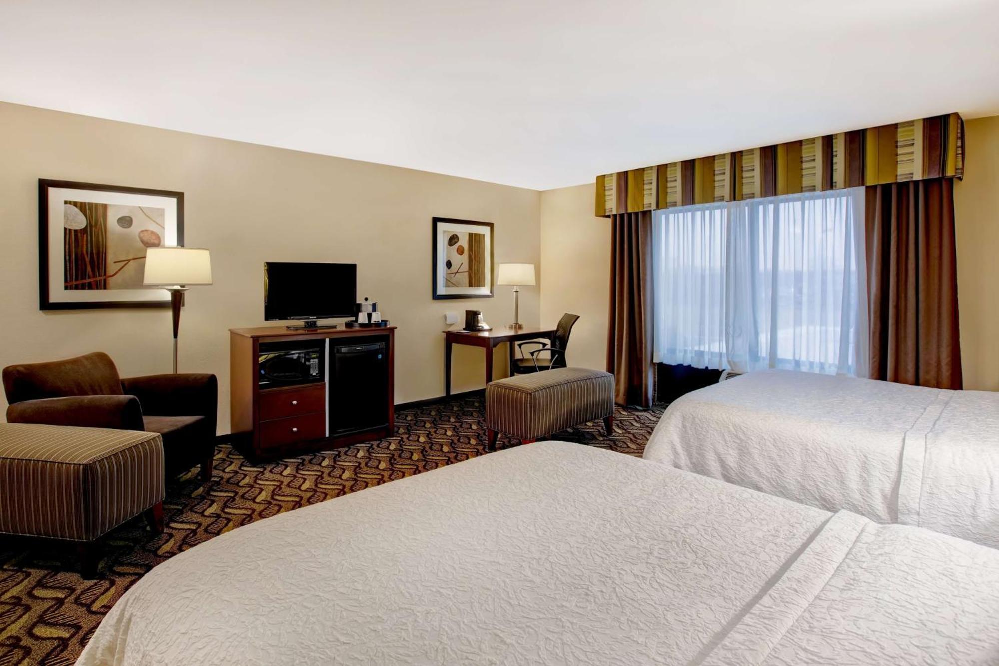 Hampton Inn Dekalb - Near The University Eksteriør bilde