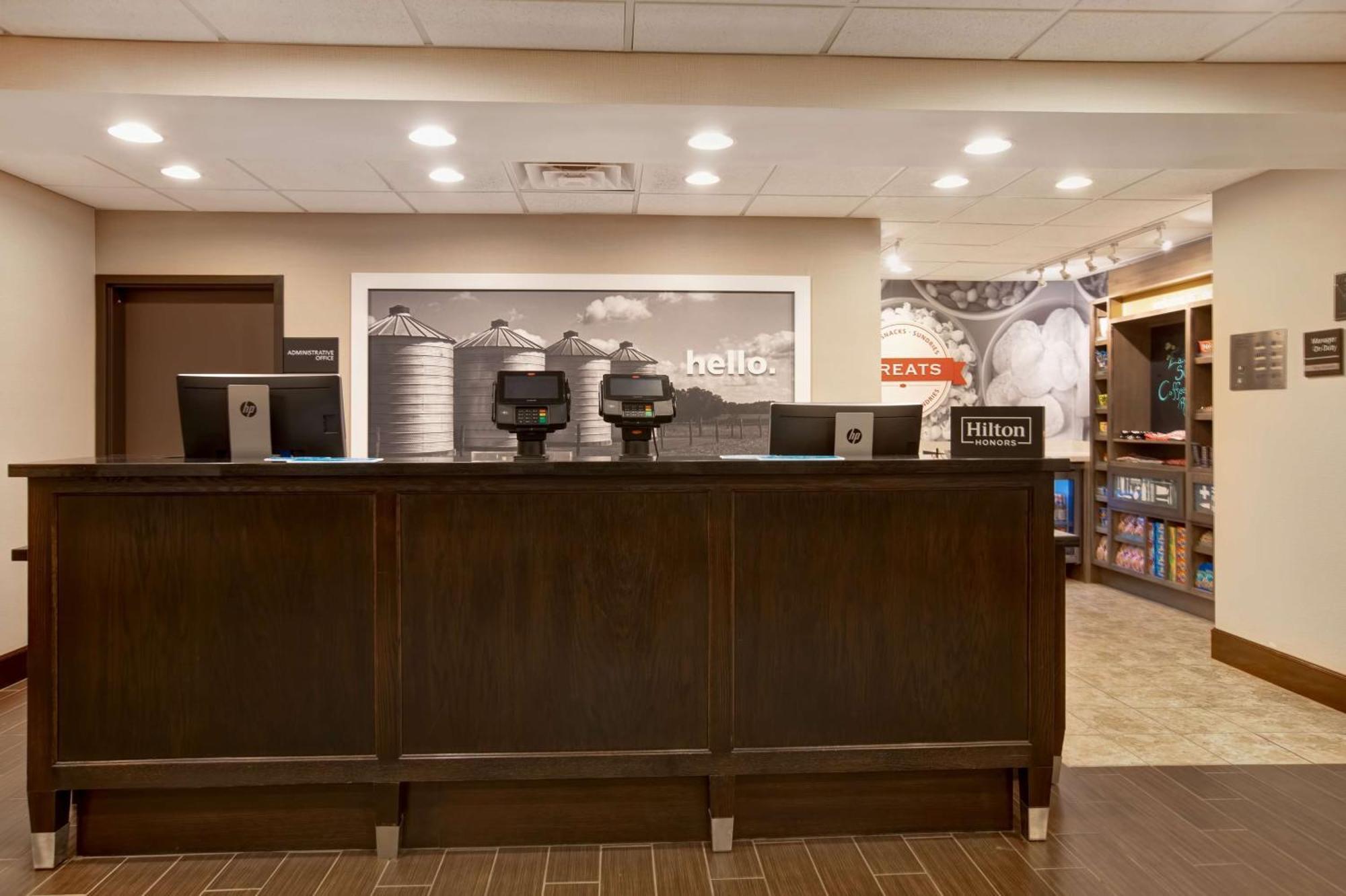 Hampton Inn Dekalb - Near The University Eksteriør bilde