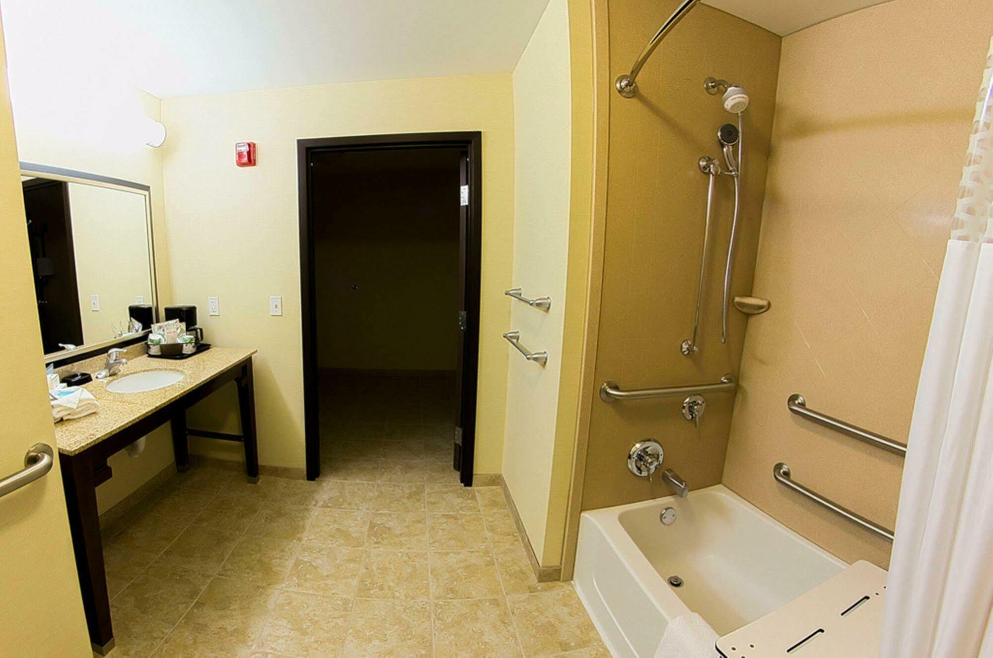Hampton Inn Dekalb - Near The University Eksteriør bilde
